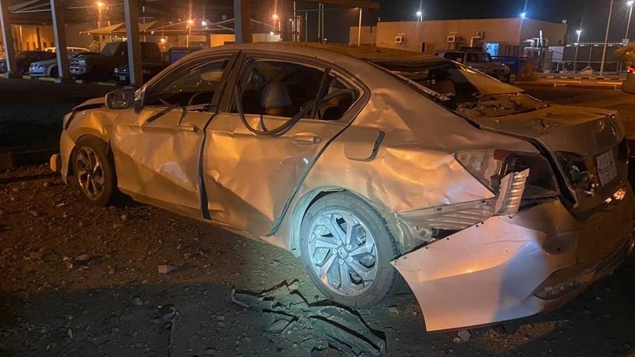 مقطع يوثق الأضرار الناتجة عن الهجمات الحوثية على محافظة صامطة
