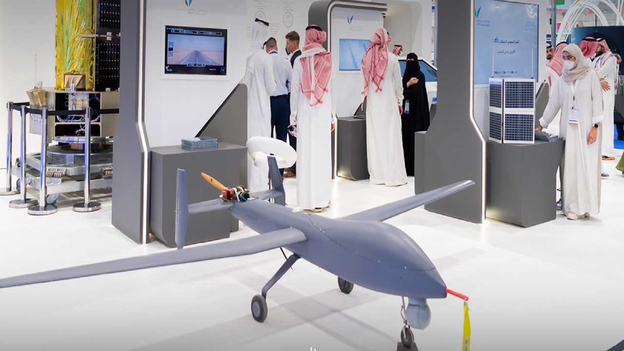 «الهيئة السعودية للفضاء» و«كاكست» تشاركان في معرض الدفاع العالمي