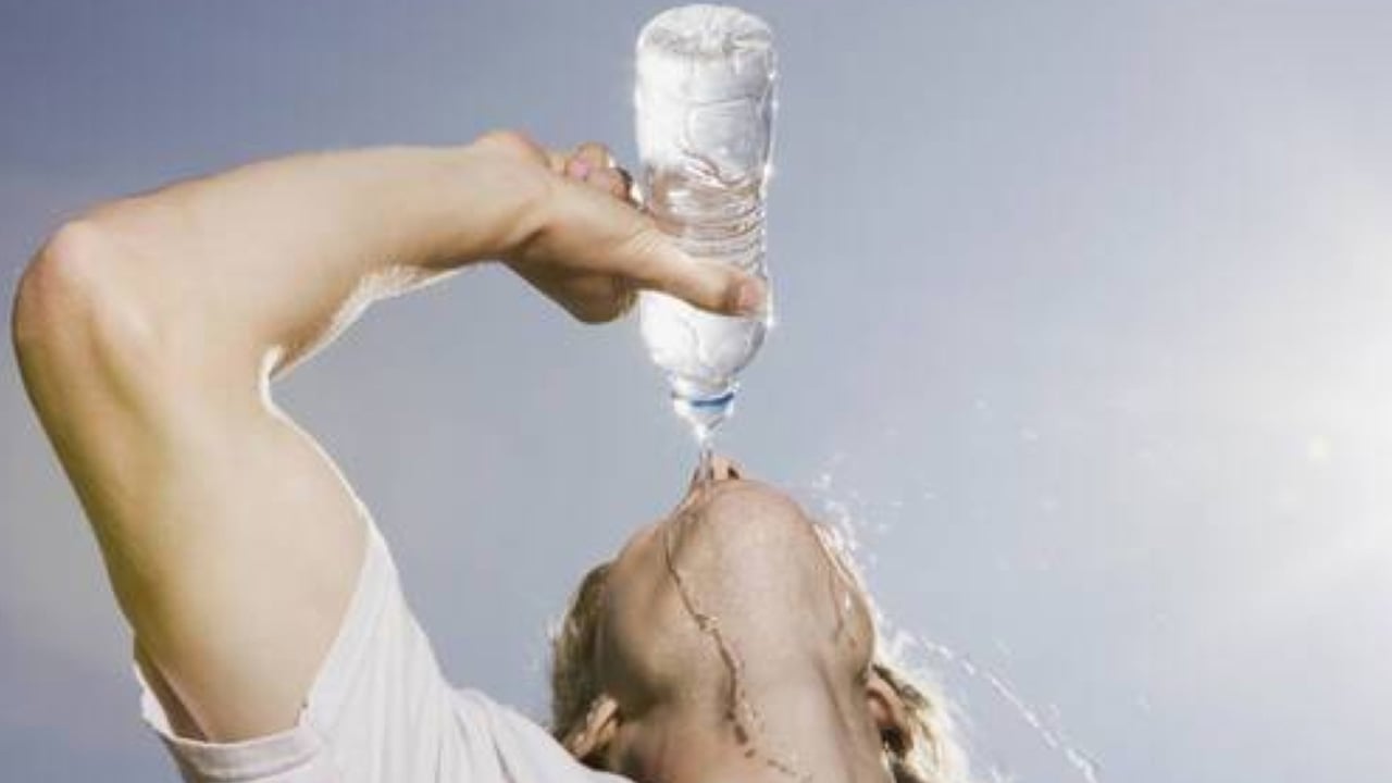 احذر.. شرب كثير من المياه يؤدي إلى حالة مرضية قاتلة
