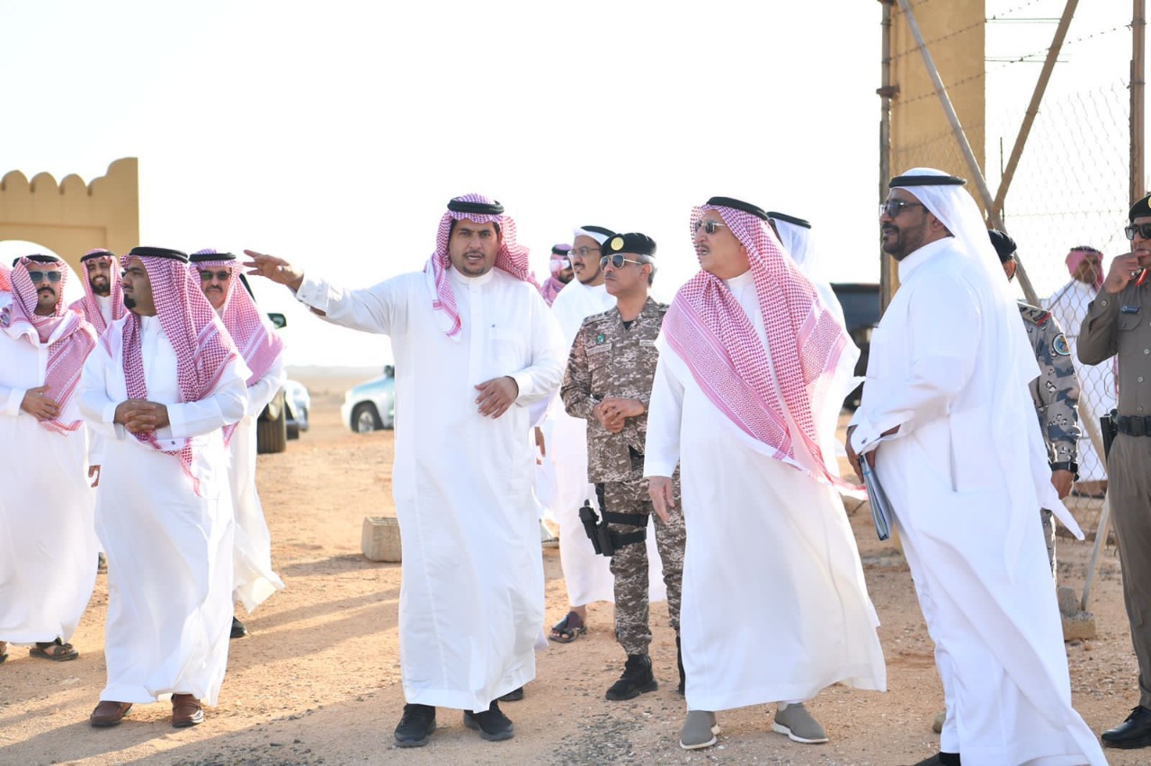 <div class="paragraphs"><p>أمير جازان يتفقد المشاريع التنموية والسياحية بفرسان</p></div>