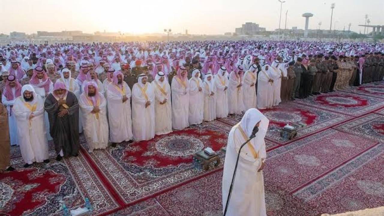 استعدادت مكثفة للمساجد.. تعرّف على موعد صلاة عيد الفطر في السعودية