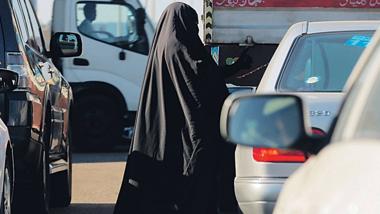 الجهات الأمنية تضبط المتسولين وتكافح التسول بمختلف صوره وأشكاله
