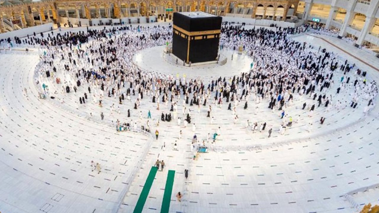 «شؤون الحرمين»: تخصيص مديرين مناوبين للعمل على راحة ضيوف المسجد الحرام
