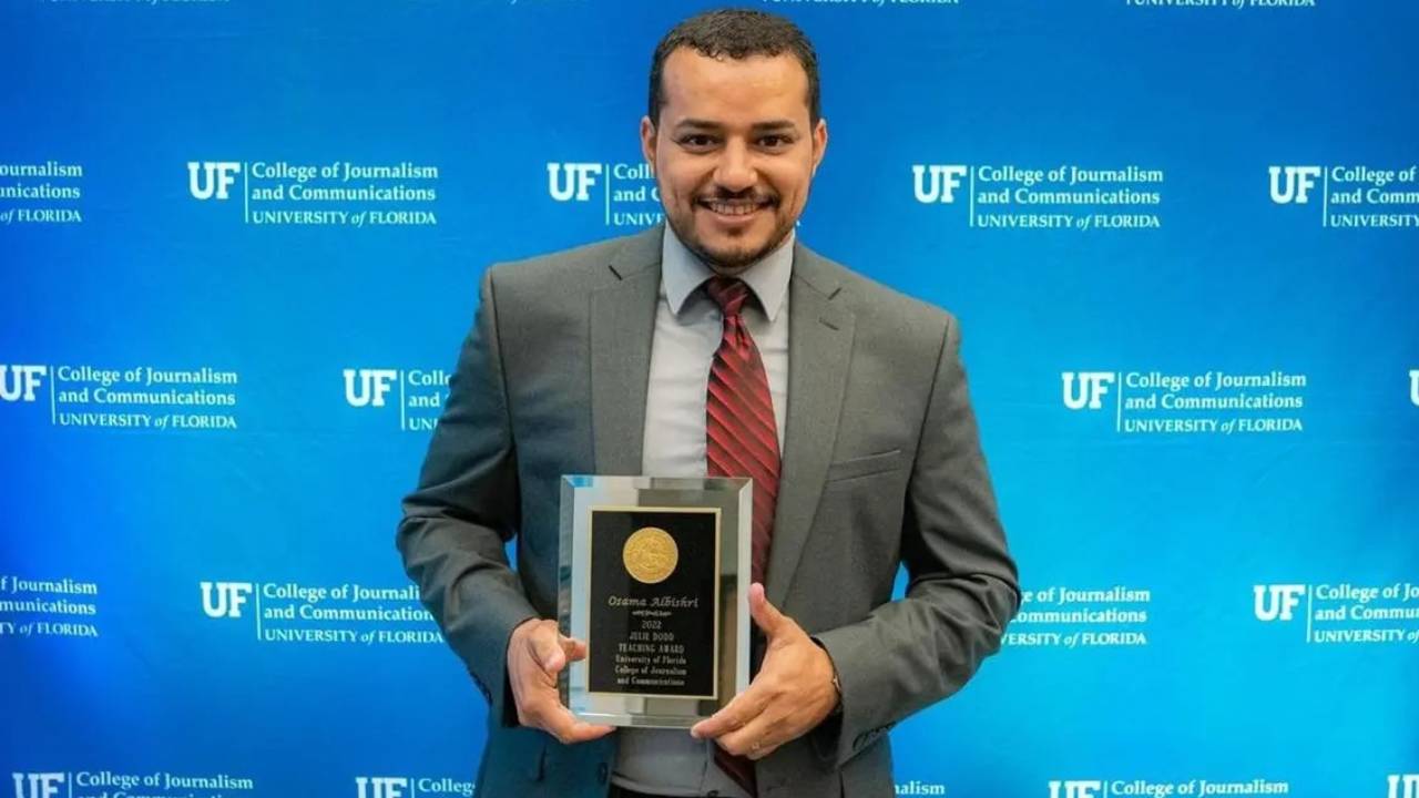 تكريم مبتعث سعودي كأفضل محاضر في جامعة فلوريدا 
