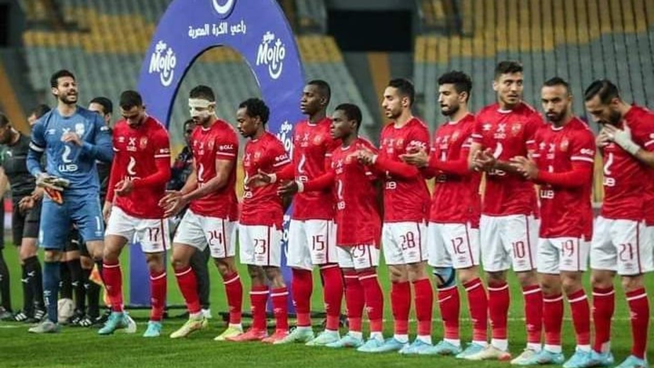 شريف يقود تشكيل الأهلي المصري أمام الرجاء 
