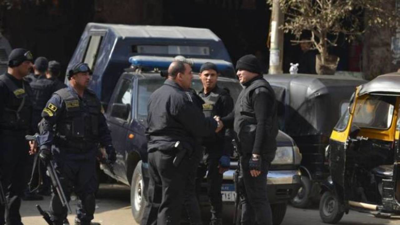 خلال صلاة التراويح.. مقتل شخص وإصابة اثنين بمشاجرة بالأسلحة في مصر