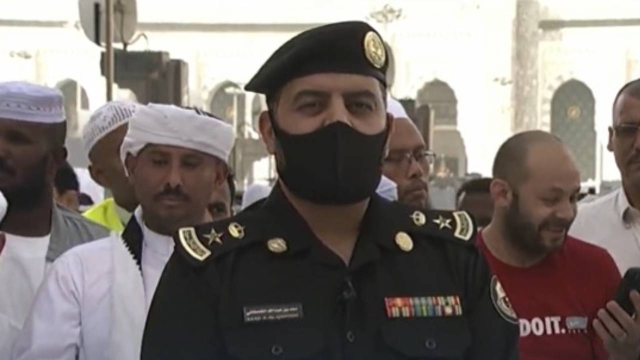 ضابط بقيادة دوريات أمن العمرة: لا تهاون مع المتسولين والباعة الجائلين 