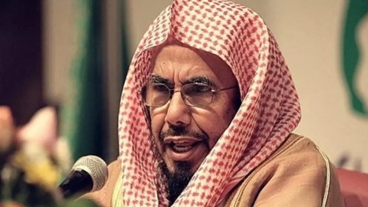 الشيخ عبدالله المطلق يوضّح متى يجوز إخراج زكاة الفطر ومن يستحقها