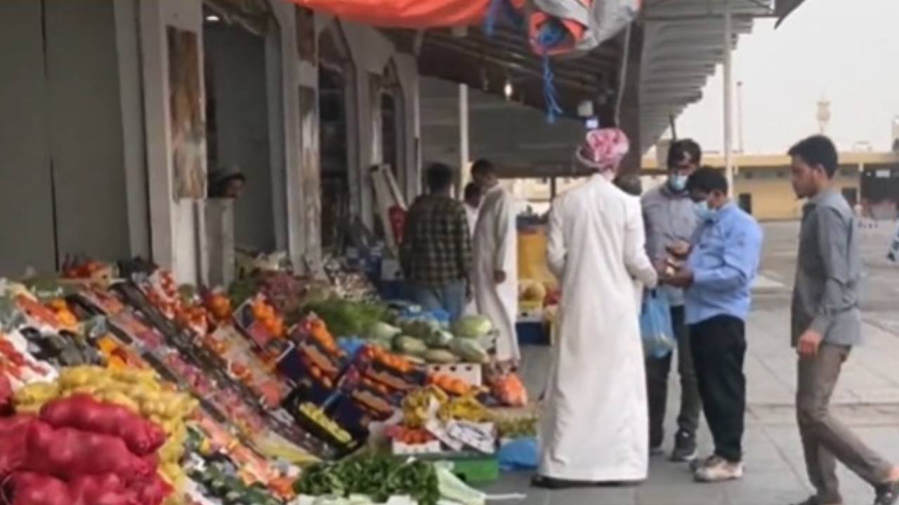 أسعار الخضار تقفز إلى الضعف في سوق الدمام المركزي خلال رمضان