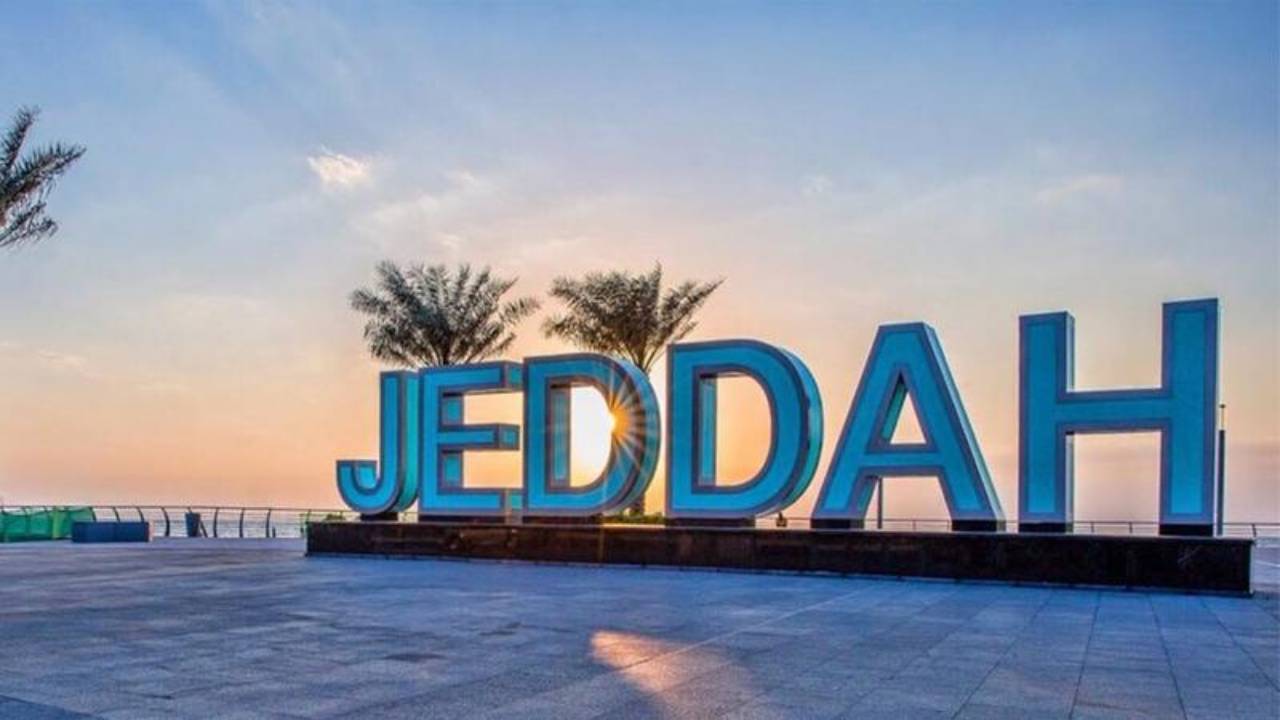 بعد رفع قيود كورونا.. إقبال كبير على زيارة مدينة جدة
