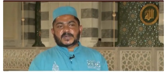زوجان من سيريلانكا يعملان بالحرم
