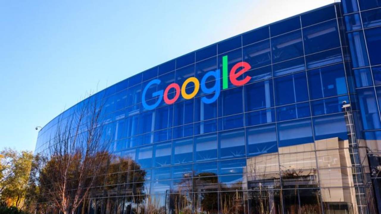 جوجل تطلق لوحة تحكم خاصة ببيانات المستخدم.. تعرّف على مزاياها