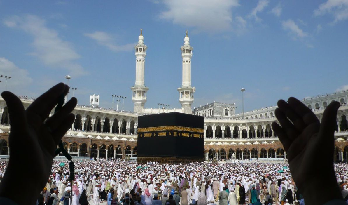 مسن يبيع منزله الوحيد من أجل زيارة مكة وأداء العمرة

