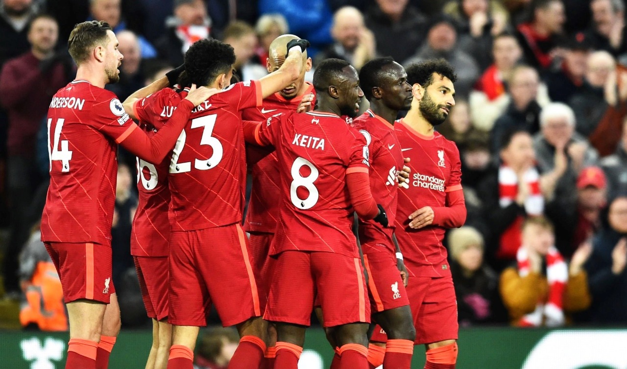 التشكيل الرسمي: ليفربول بدون صلاح وماني وفان دايك أمام بنفيكا في دوري أبطال أوروبا
