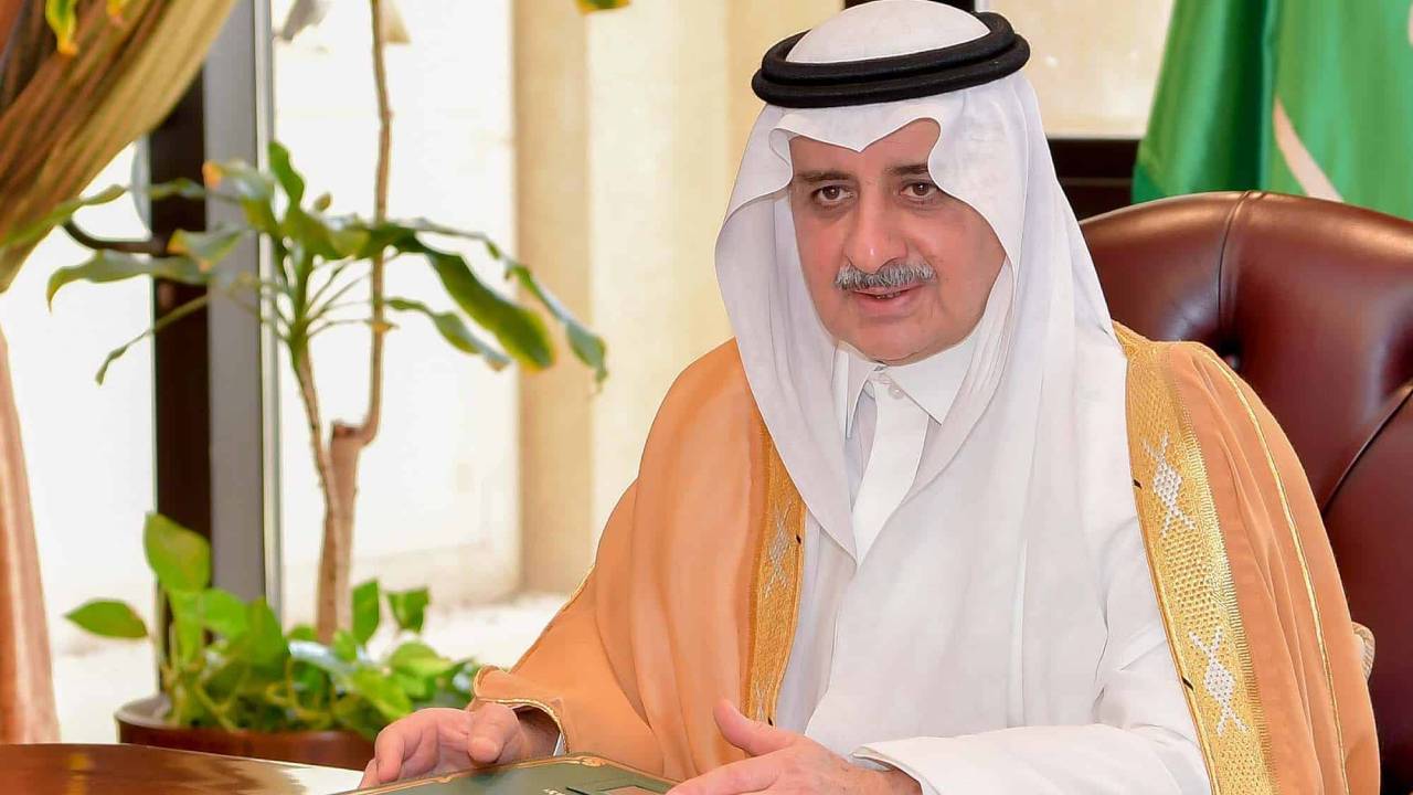 أمير تبوك: مشاريع عملاقة توفر فرصًا وظيفية وتدريبية وابتعاثًا لأبناء وبنات المملكة