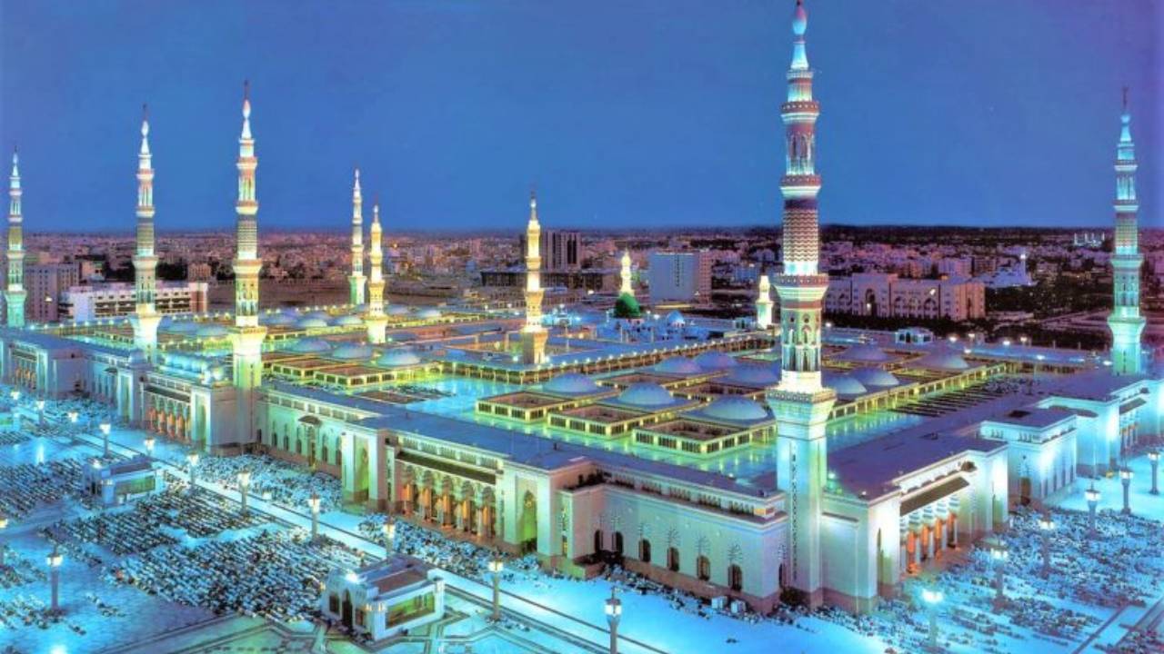 شاهد.. لقطات تاريخية لصحن الطواف في رمضان خلال 3 سنوات 
