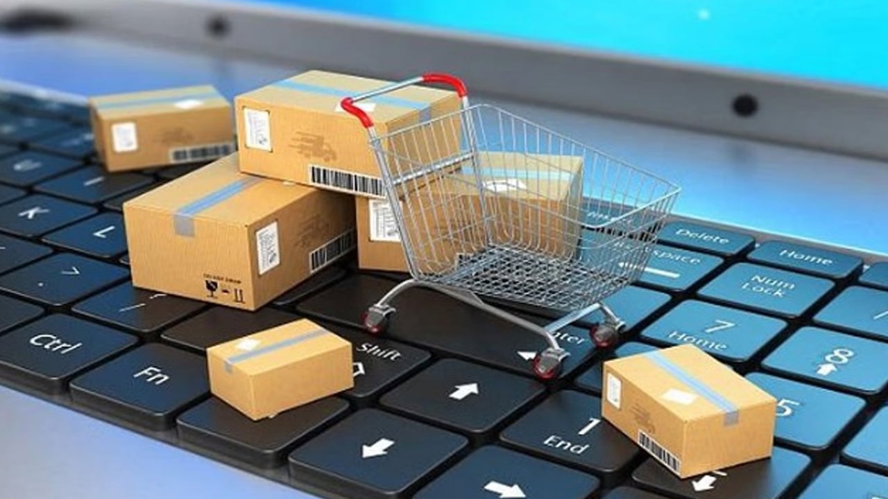 كيف يتم تسريب بياناتك البنكية من خلال عمليات الشراء عبر الإنترنت؟.. خبير تقني يوضح

