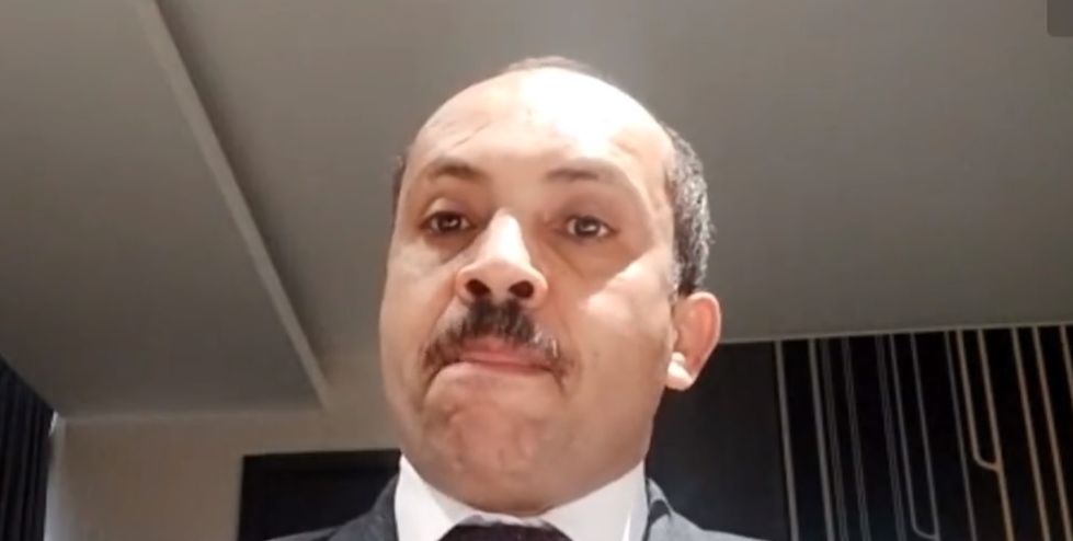محلل سياسي: المجلس الرئاسي اليمني عليه تحقيق السلام بالمفاوضات أو بالقوة المسلحة
