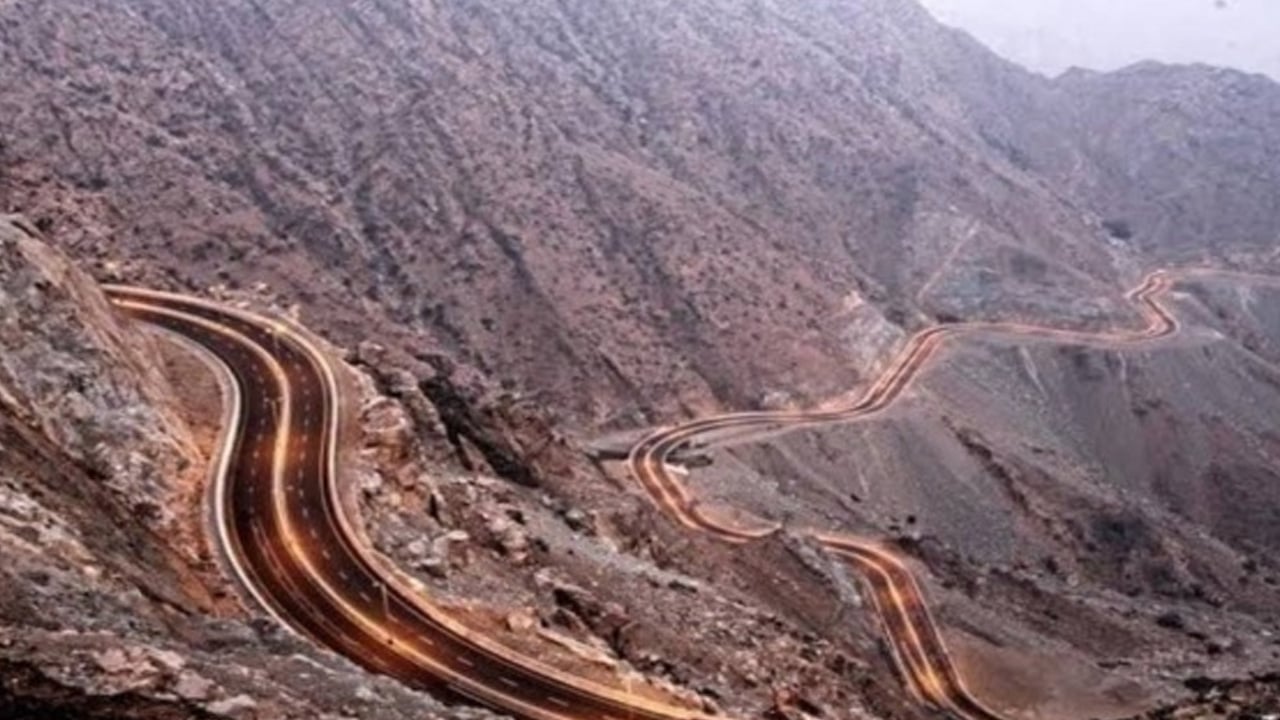«أمن الطرق»: إغلاق طريق الهدا في الاتجاهين بسبب هطول الأمطار
