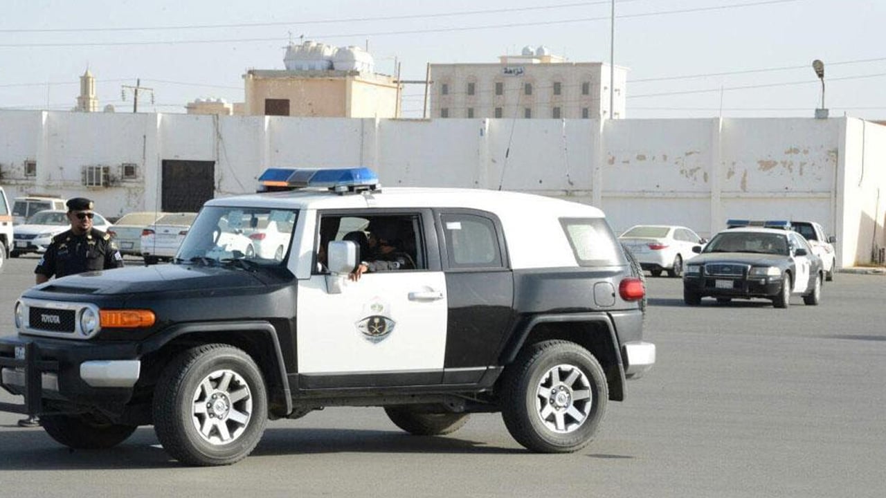 ضبط 9 مقيمين ووافدين بتأشيرة زيارة لنصبهم واحتيالهم بالترويج لبطاقات نسك حاج مزورة