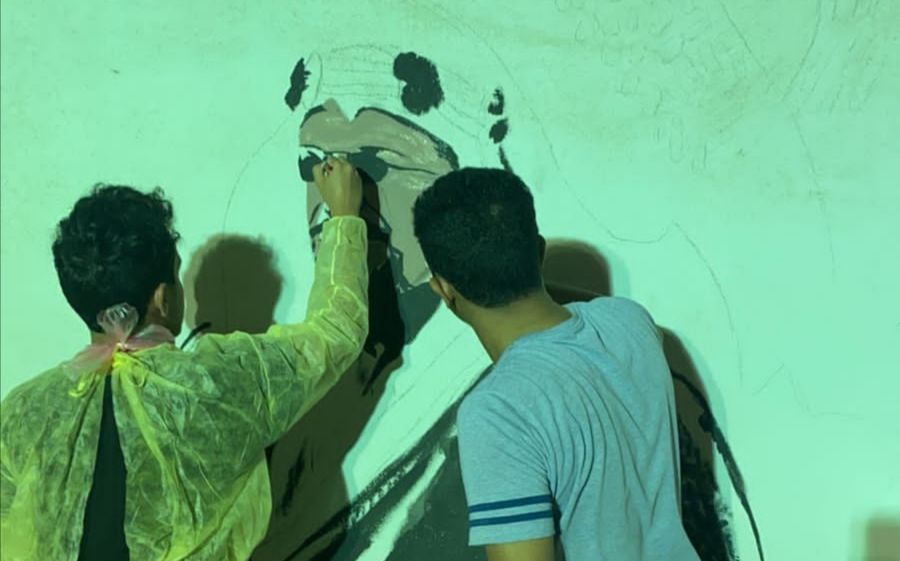 بلدية عسفان تطلق مبادرة رسم جدارية بمشاركة مدرسة الشامية للبنات
