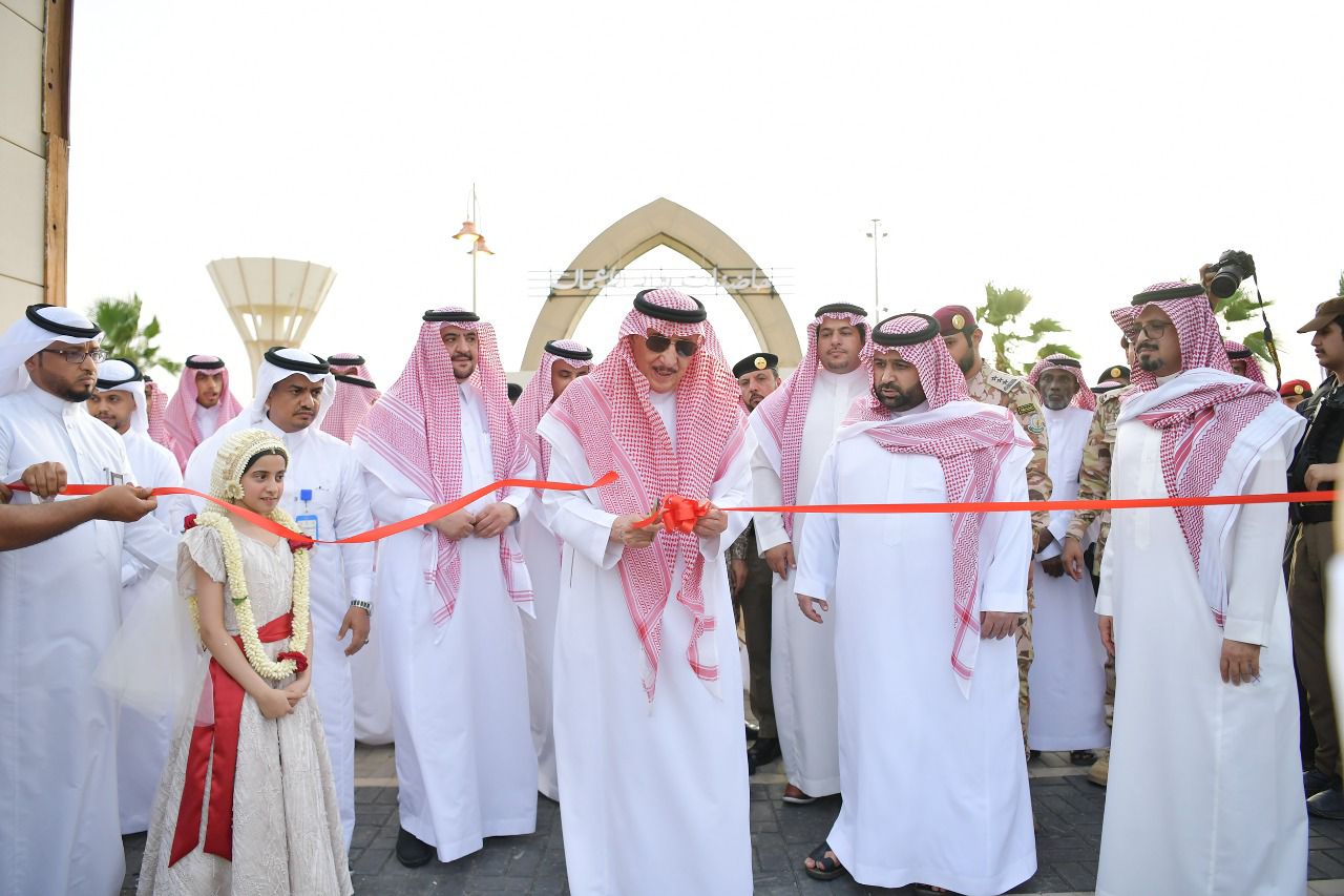 بالصور .. أمير جازان يفتتح مهرجان المانجو والفواكه الاستوائية بمحافظة صبيا