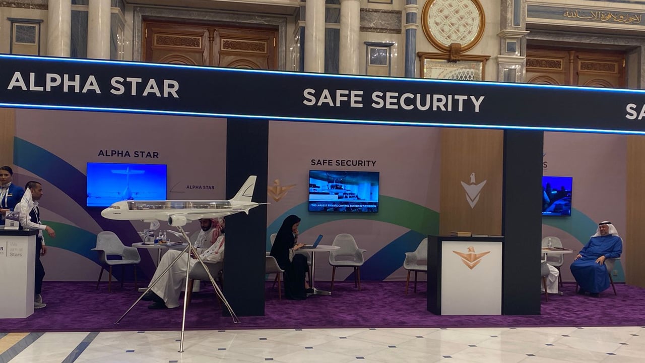 أول أيام مؤتمر مستقبل الطيران.. حضور فاعل ومناقشات بشأن استحداث طرق جديدة للسفر
