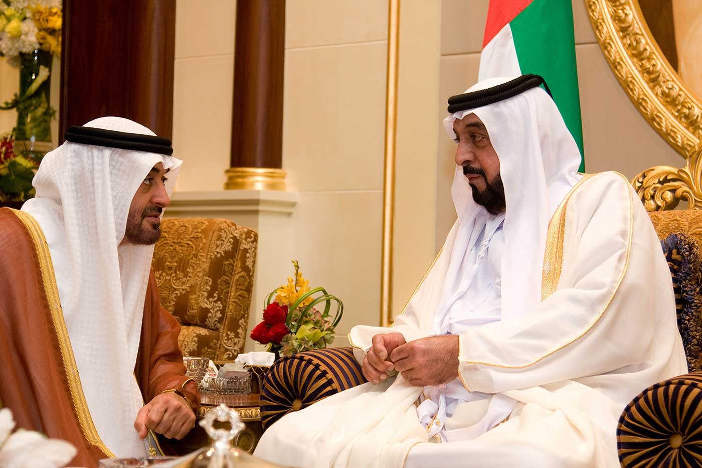 ولي عهد أبو ظبي ناعيًا الشيخ خليفة بن زايد: حكمته وعطاؤه في كل زوايا الوطن

