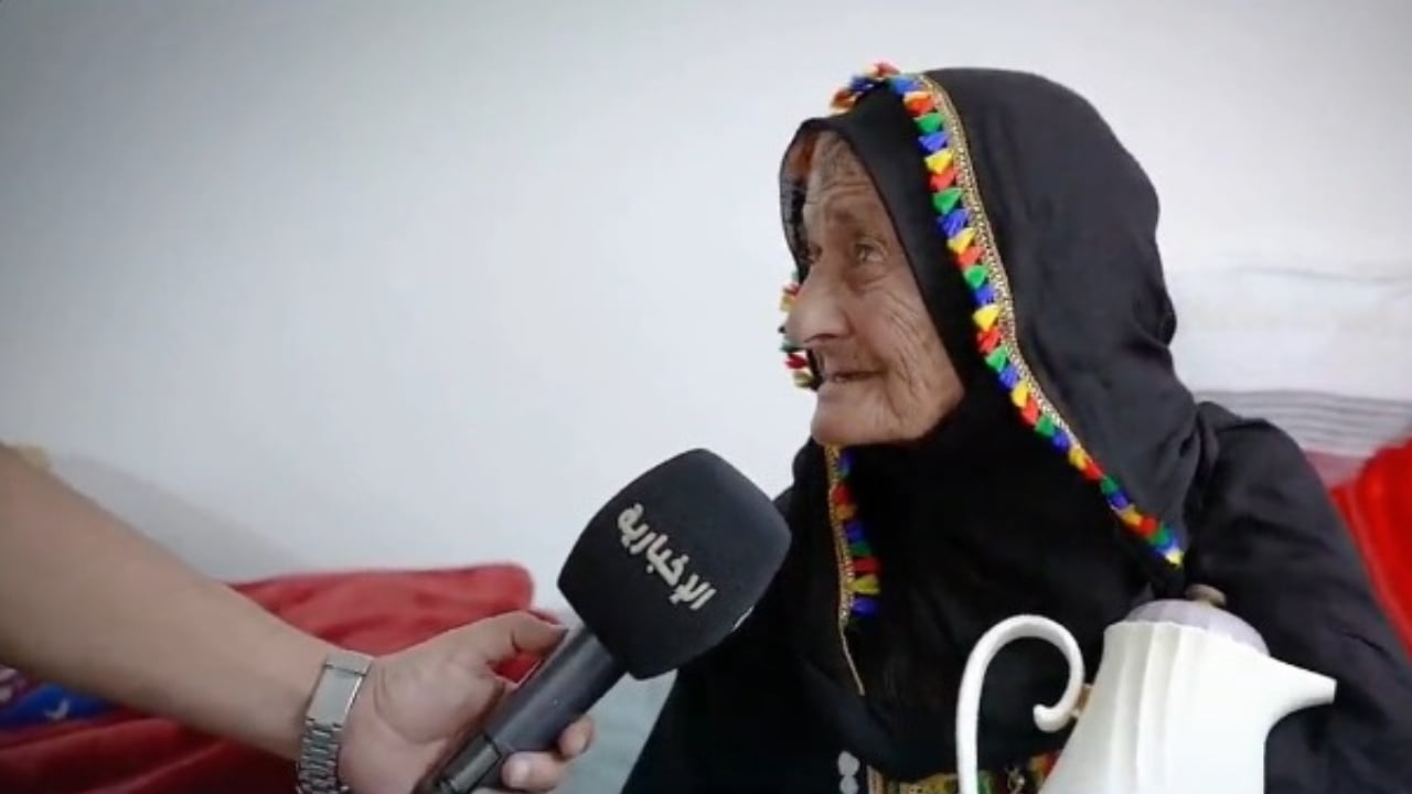 مسنة تروي قصة «ثلاجة شاي» تحتفظ بها لإحياء ذكرى ابنها المتوفى منذ 30 عامًا
