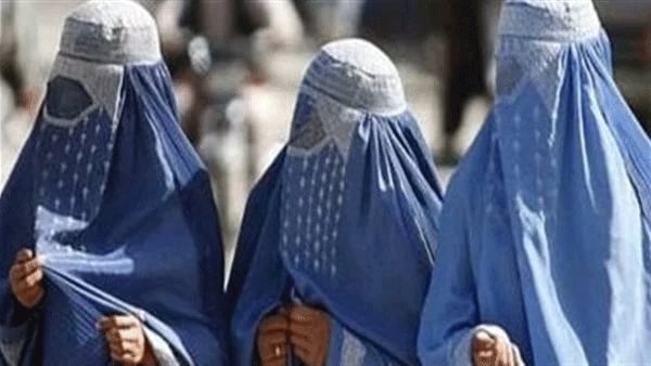 طالبان تطالب جميع المذيعات بتغطية وجوههن أثناء تقديم البرامج
