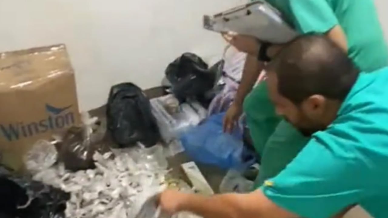 خلف أبواب مخفية.. الإطاحة بعمالة مخالفة لتصنيع المعسل والتنباك بطرق بدائية في الرياض
