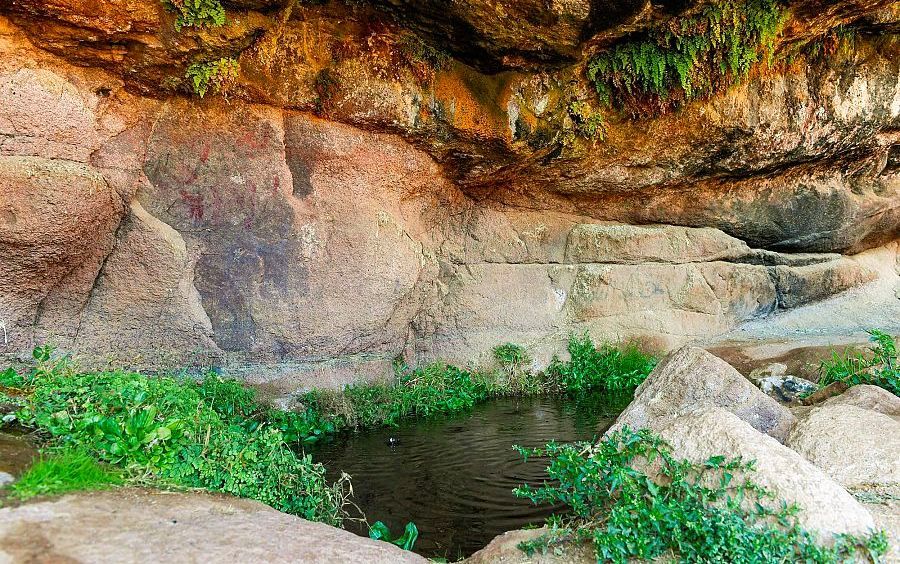 جبل القطار بتبوك 
