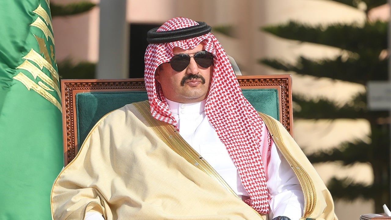 أمير عسير يوجِّه بتشكيل لجنة حول الفيديوهات المتداولة لحادثة داخل دار التربية الاجتماعية بخميس مشيط
