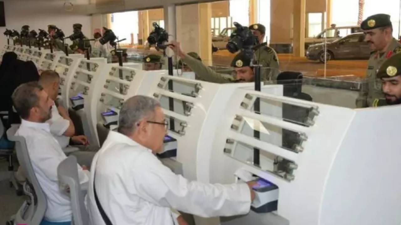 «الجوازات» تستقبل أول أفواج ضيوف الرحمن من اليمن عبر منفذ الوديعة