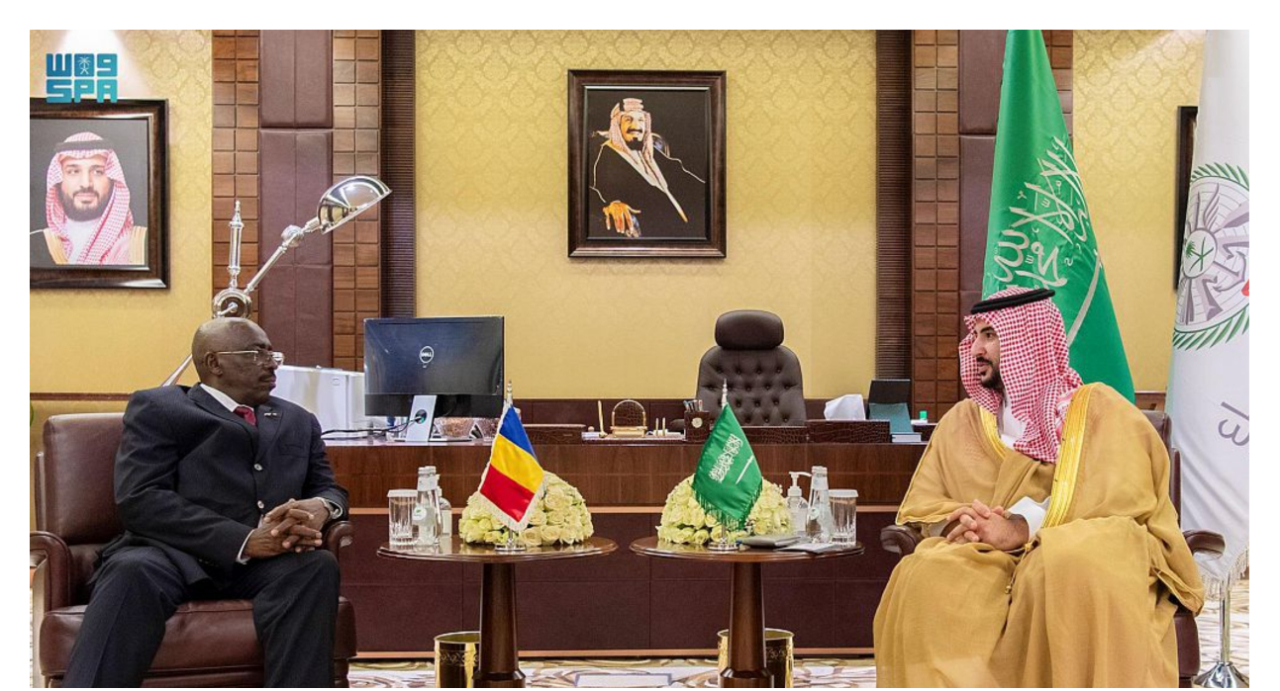 الأمير خالد بن سلمان يلتقي وزير الدفاع التشادي ويستعرضان العلاقات الثنائية
