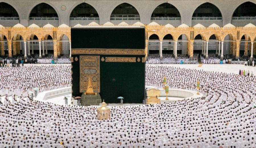 وزير الحج: نعود بتدرج في أعداد الحجاج وفق المعايير الصحية المعتمدة

