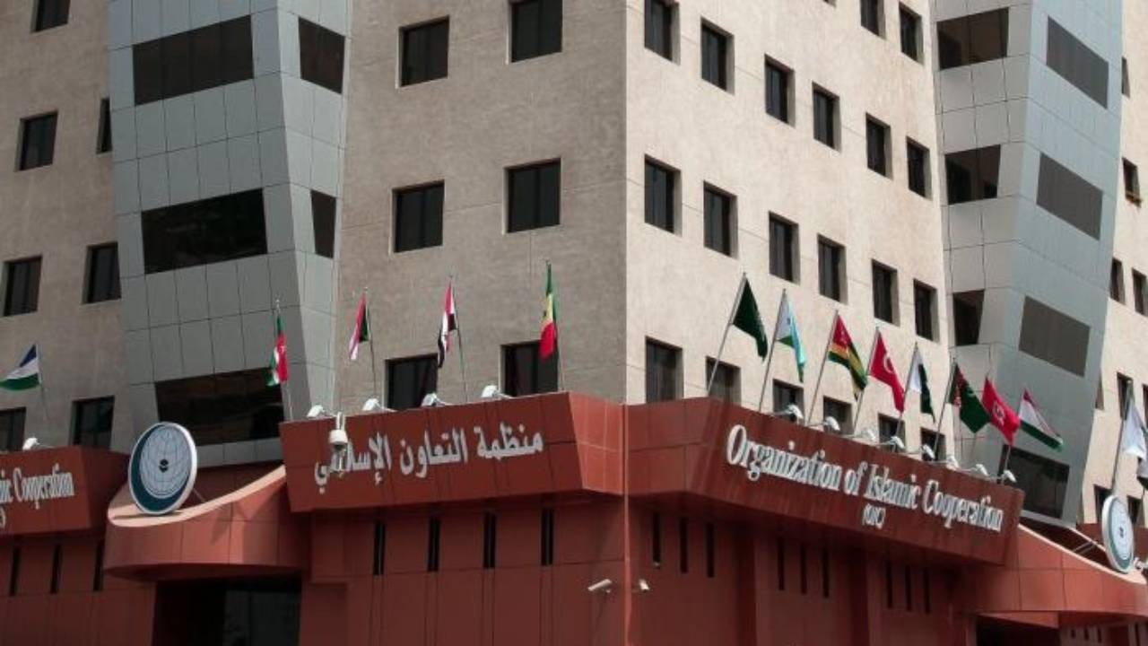  «التعاون الإسلامي» تدين بشدة إساءة مسؤول في الحزب الحاكم بالهند للرسول
