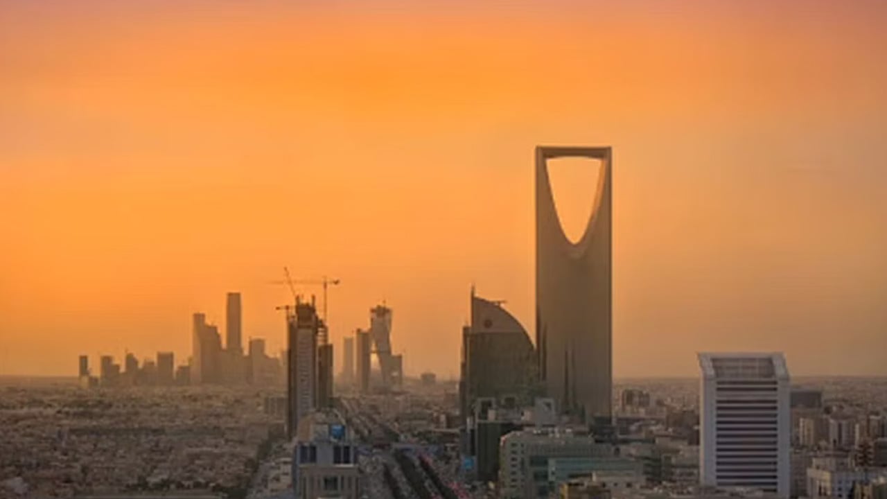 خبير أرصاد: نعيش فترة «مربعانية القيظ» والأجواء الحارة مستمرة لأكثر من شهر