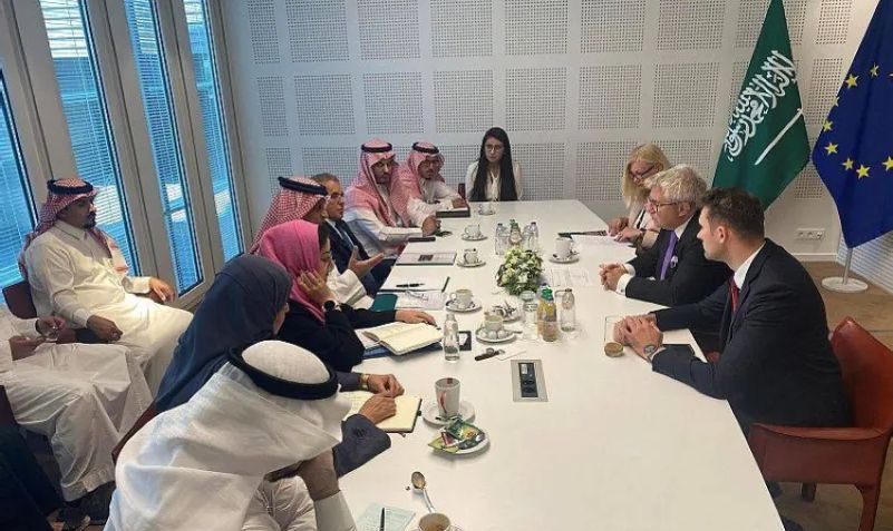 وفد الشورى يلتقي عددًا من أعضاء البرلمان الأوروبي في بروكسل 

