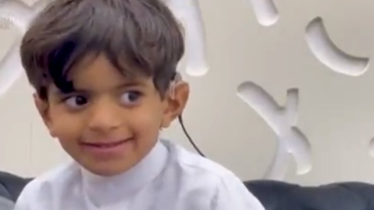 بعد انتصاره على صمت رافقه سنوات.. والد الطفل وجدي يكشف تفاصيل عملية الـ6 ساعات