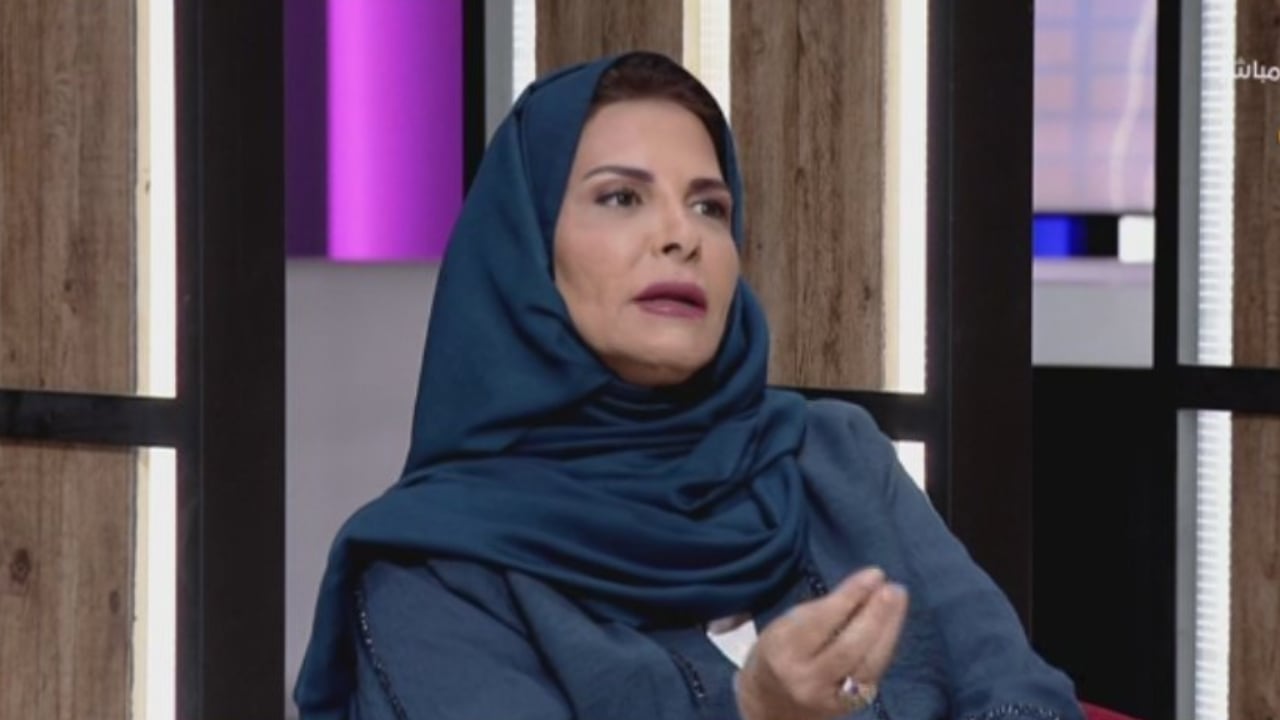 استشارية توضح أسباب ظهور الرائحة وقت التعرق