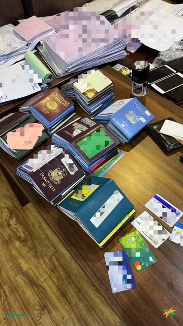 «الموارد البشرية» تضبط وتخالف مكتب خدمات يشغل ويؤوي عاملات هاربات

