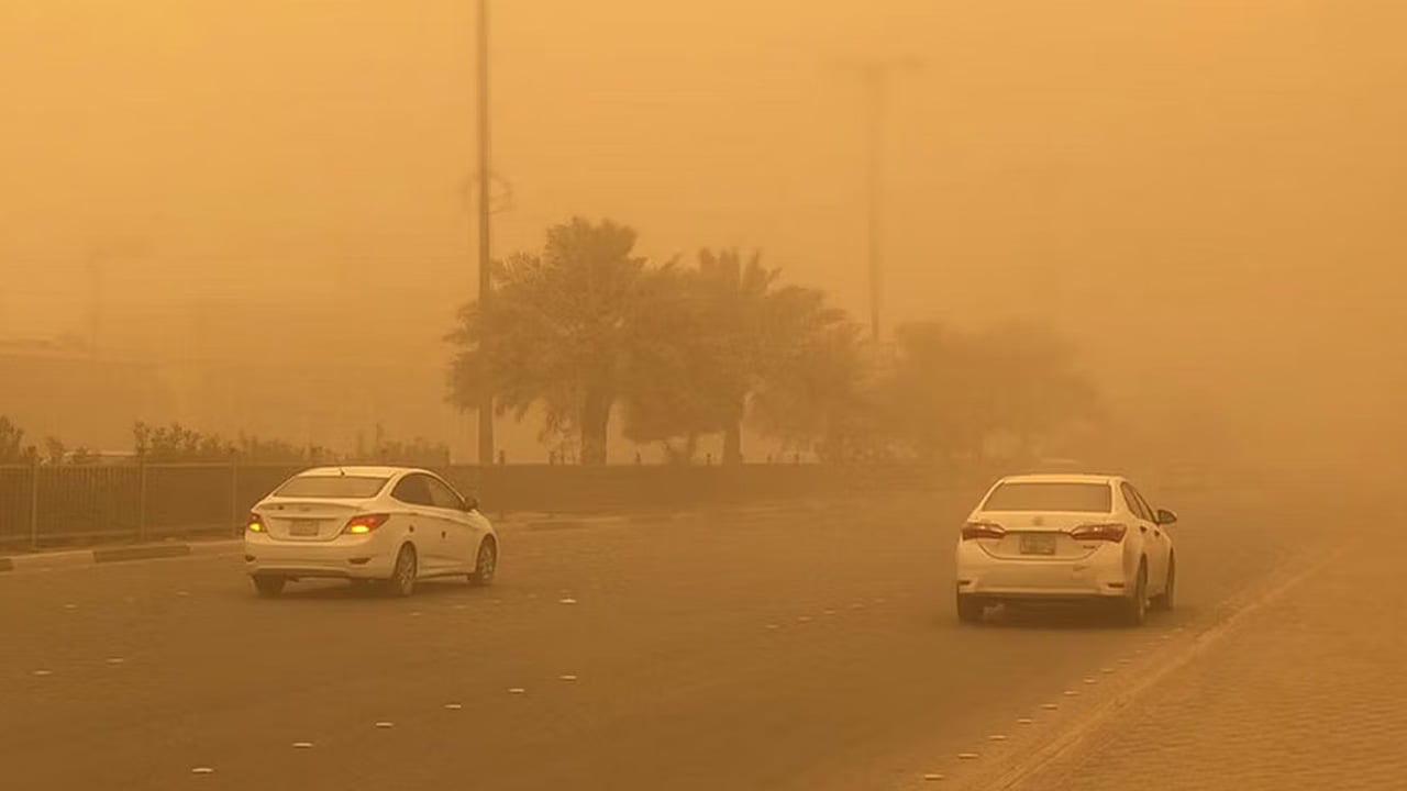تنبيهات الأرصاد: أتربة مثارة في الجوف وتبوك.. وأمطار رعدية على حائل 