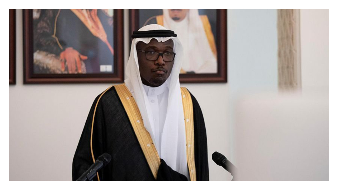 رئيس مجلس الشعب الصومالي وسفير المملكة يبحثان تطوير العلاقات بين البلدين
