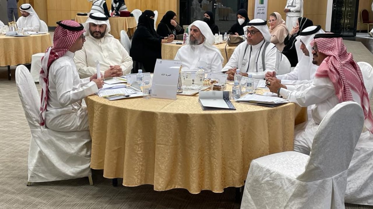 مركز الملك عبدالعزيز للحوار الوطني يناقش أهم القضايا المجتمعية والتحديات 