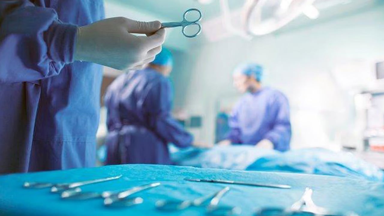 صحة جازان: استئصال ورم من القناة السمعية ممتدًا إلى المخيخ لأحد المرضى
