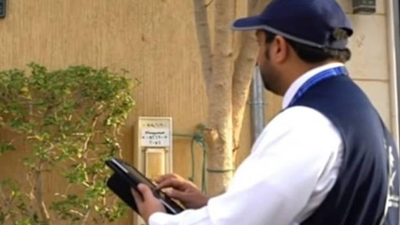 هيئة الإحصاء تناشد المواطنين بالتعاون مع الباحث الميداني لتعداد السعودية 2022