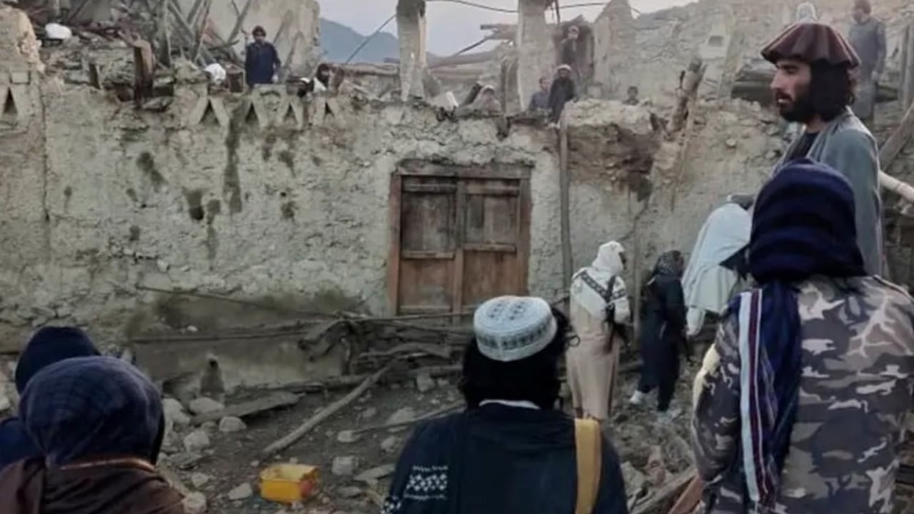 ارتفاع ضحايا زلزال أفغانستان إلى ألف قتيل و1500 مصاب
