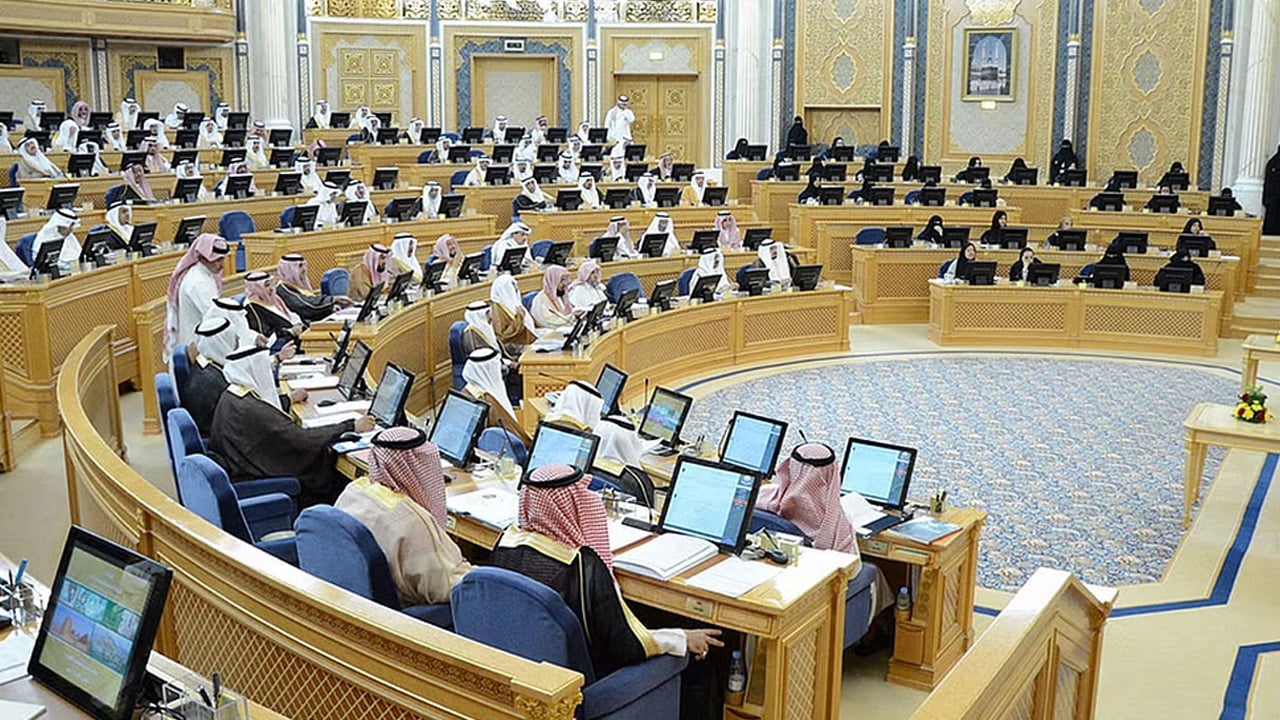 مجلس الشورى يطالب التعليم بإعادة النظر في تطبيق نظام الفصول الأكاديمية الثلاثة
