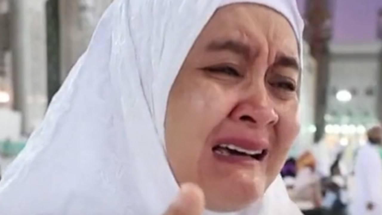 حاجة إندونيسية تعبر عن فرحتها بأداء الحج: شعوري لا يوصف

